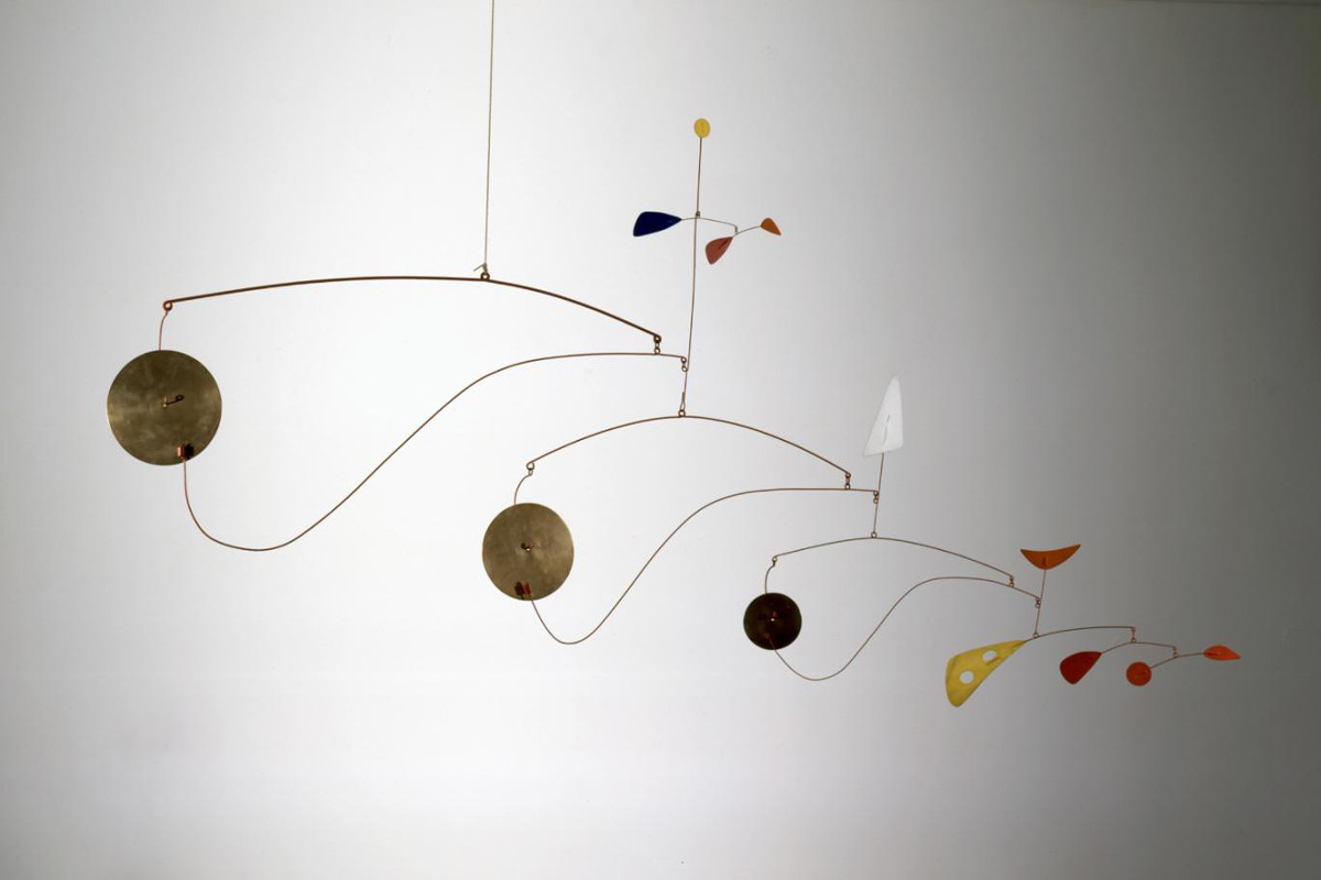 Daily Visual 11.11.15: Alexander Calder Performing Sculpture Daily Visual 11.11.15: Alexander Calder Performing Sculpture